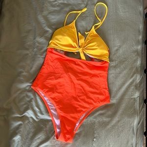 Cupshe one piece with cutout